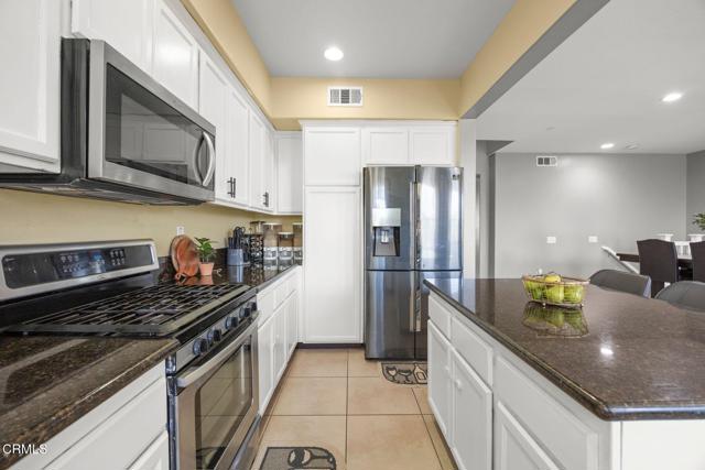 3102 N Oxnard Boulevard, Oxnard CA: https://media.crmls.org/mediaz/9b0e99c8-bd5c-43fd-8eb1-5697cdb8ccd6.jpg