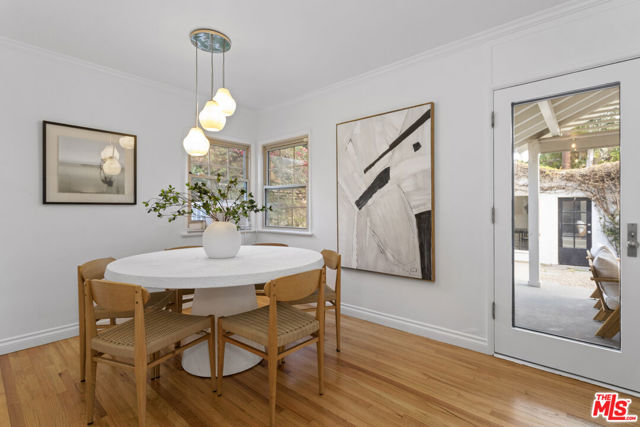 1016 Indiana Court, Venice CA: https://media.crmls.org/mediaz/9b100b48-316c-428c-aa4d-24c0ec50a2bb.jpg