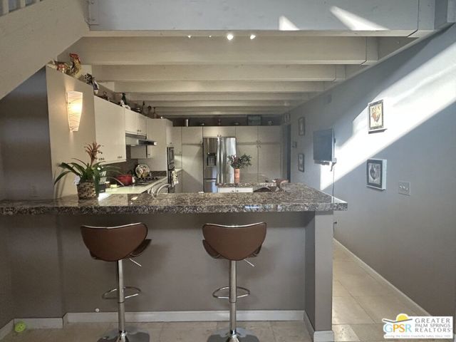 261 Kavenish Drive, Rancho Mirage CA: https://media.crmls.org/mediaz/9b108176-d577-468f-83f4-8347f0d2bfdb.jpg