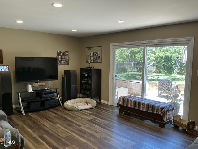 285 Second Street, Moorpark CA: https://media.crmls.org/mediaz/9b10d07a-72a7-46d9-a77d-fd0fb5a8e414.jpg