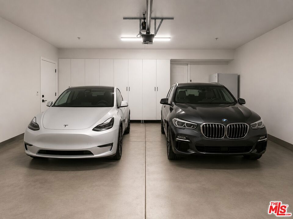https://media.crmls.org/mediaz/9b11987a-ff59-4466-b299-62d568ecdcca.jpg?preset=X-Large
