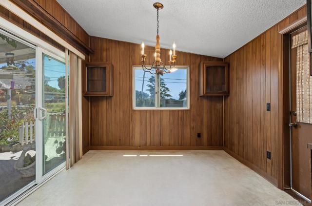 252 Santa Clara Dr, Vista CA: https://media.crmls.org/mediaz/9b11c0ad-f94c-4e3b-8c55-6e627a75b0d8.jpg