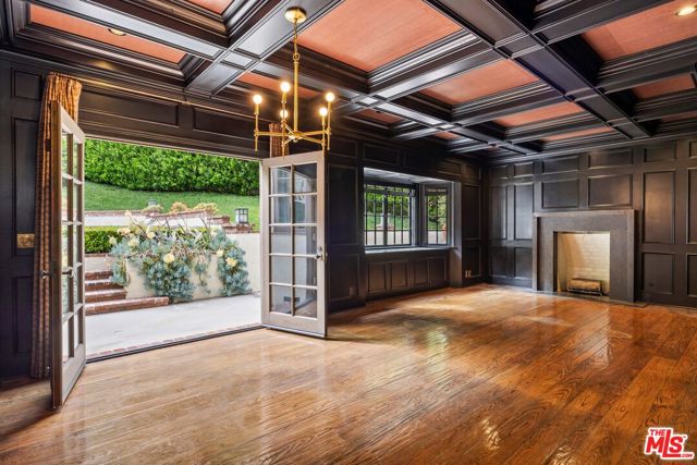 16754 Ashley Oaks, Encino CA: https://media.crmls.org/mediaz/9b121d92-1ece-4fb4-8fe1-2a8dfb913df0.jpg