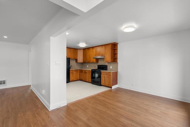 959 Avalon Avenue, San Francisco CA: https://media.crmls.org/mediaz/9b12eb3d-2879-436d-93ca-228bd100a78d.jpg