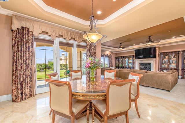 1916 Ticino Ct, Pleasanton CA: https://media.crmls.org/mediaz/9b132c1b-f7b1-4229-a4a3-bff5754a460a.jpg