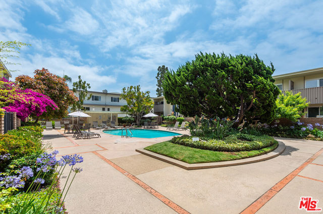 4715 La Villa Marina, Marina del Rey CA: https://media.crmls.org/mediaz/9b1448a8-b210-4707-90c8-47c22e378cdf.jpg