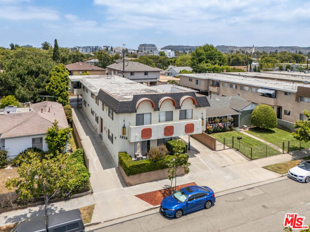 3826 Prospect Avenue, Culver City CA: https://media.crmls.org/mediaz/9b14c9f9-44e6-401f-921d-5c32b3181b7a.jpg