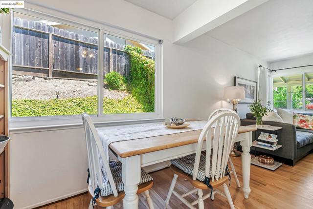 2050 Donald Dr, Moraga CA: https://media.crmls.org/mediaz/9b1565d5-c5d1-48a1-9296-6f8f9697ec1b.jpg