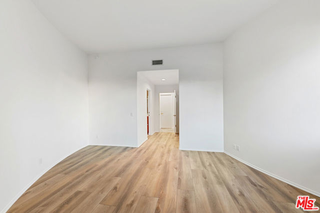 32215 Pacific Coast Highway, Malibu CA: https://media.crmls.org/mediaz/9b15666c-0b8e-40d2-b9f7-cd476ac934f8.jpg