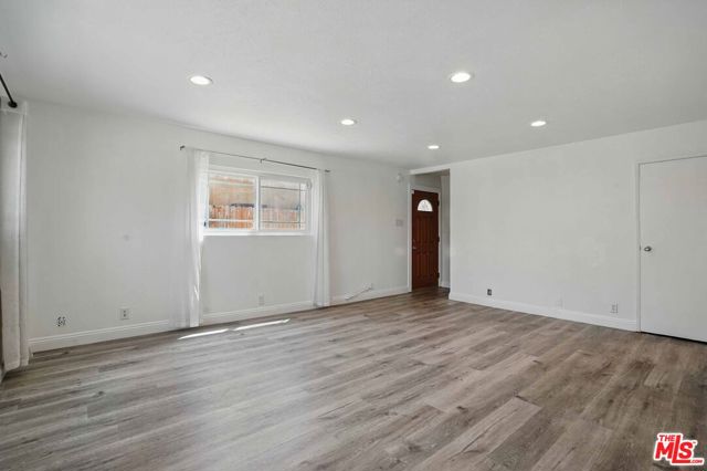 2108 Hauser Boulevard, Los Angeles CA: https://media.crmls.org/mediaz/9b1623f0-a83d-4f3d-93e6-4dee7c45ac88.jpg