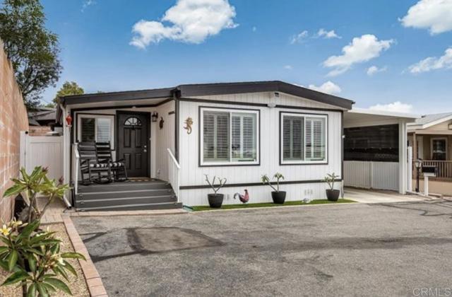 Detail Gallery Image 2 of 28 For 157 Horizon Ln, Oceanside,  CA 92056 - 2 Beds | 2 Baths