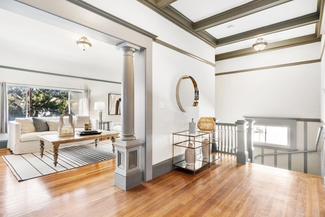 548 37th St, Oakland CA: https://media.crmls.org/mediaz/9b169876-482f-42f7-9da5-4d927dae4a40.jpg