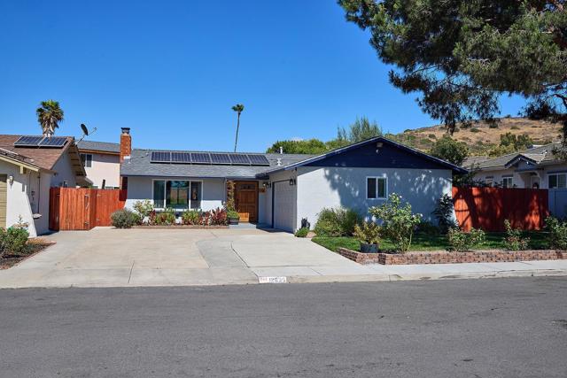 12835 Reo Real Dr, Poway CA: https://media.crmls.org/mediaz/9b16d45f-f31c-46e3-86d5-ac7e7e94a93d.jpg