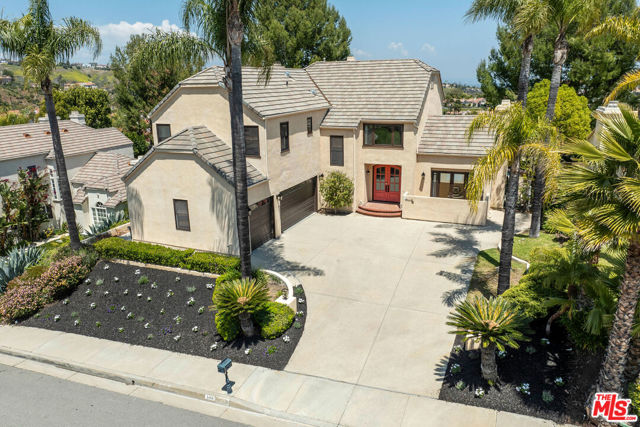 3458 Malaga Court, Calabasas CA: https://media.crmls.org/mediaz/9b178d82-2dfd-441f-bee6-0056c70d6bdd.jpg