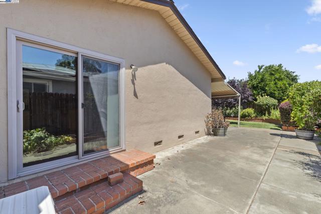 1128 Verona Ave, Livermore CA: https://media.crmls.org/mediaz/9b17a538-fc4e-49aa-a9ca-c2dfc4d267ff.jpg