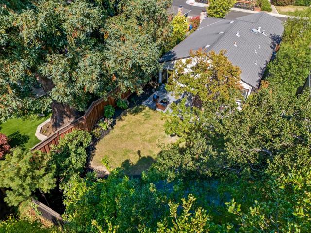 1463 Greenwood Avenue, San Carlos CA: https://media.crmls.org/mediaz/9b17bda0-e3a5-4388-aaf5-81e4ec657054.jpg