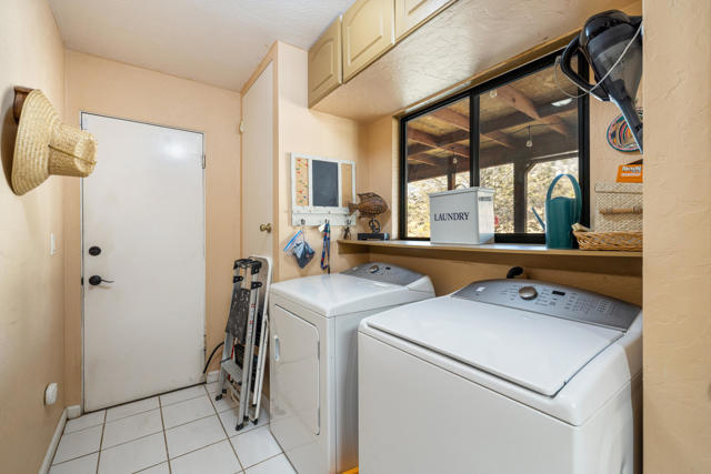 70770 S View Drive, Mountain Center CA: https://media.crmls.org/mediaz/9b18b9ea-65ac-448f-8e42-d108042d1fb8.jpg