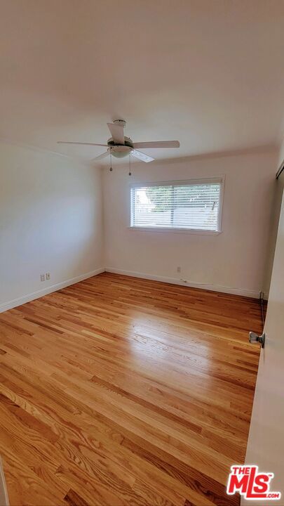 309 Broadway Street, Venice CA: https://media.crmls.org/mediaz/9b18df15-0a98-428d-b0e9-5c8e5b5c284f.jpg