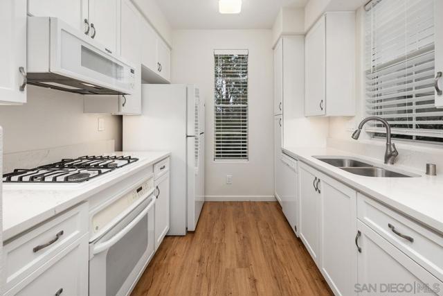 3539 Caminito El Rincon, San Diego CA: https://media.crmls.org/mediaz/9b18f576-9274-4383-bd32-c9e6a2557954.jpg