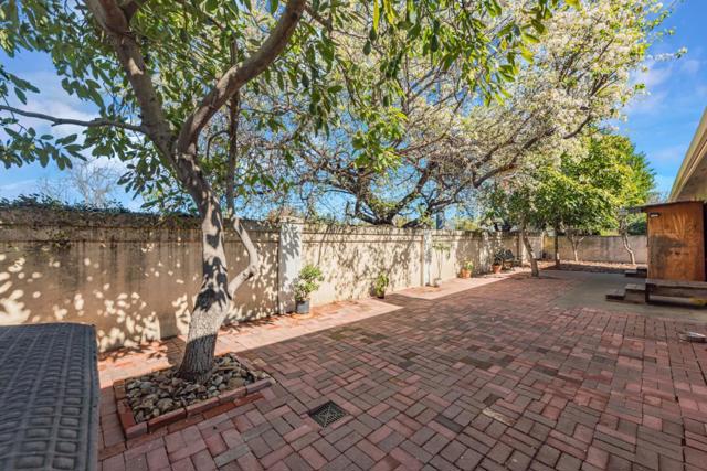 27950 Lancelot Court, Hayward CA: https://media.crmls.org/mediaz/9b1916d3-2fd9-41dc-93f0-f63b3fbce5a2.jpg
