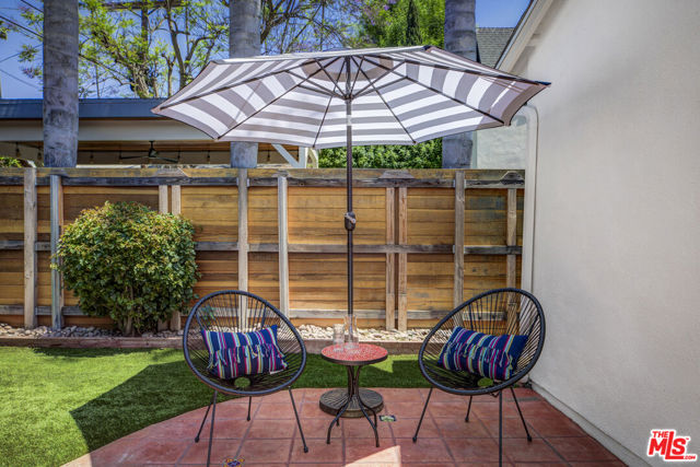 1427 N Coronado Street, Los Angeles CA: https://media.crmls.org/mediaz/9b192909-2fae-409f-856e-de8daff76cc2.jpg