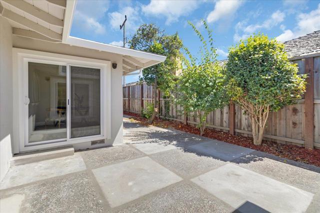 31 La Mirada Court, Salinas CA: https://media.crmls.org/mediaz/9b19fff3-67f7-45cc-9f63-55ad965aee7d.jpg
