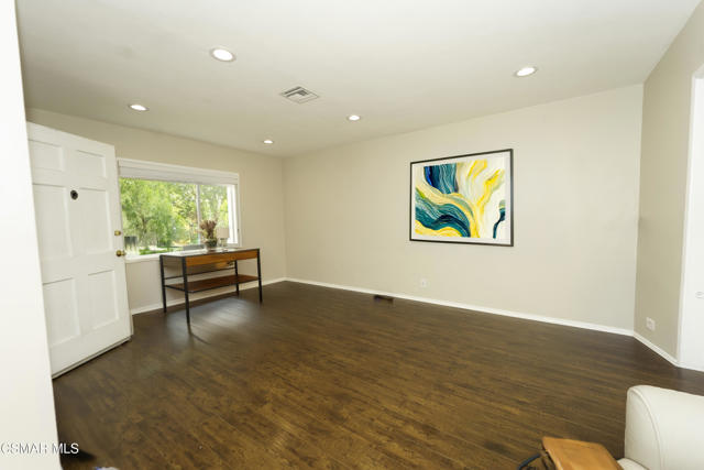 5834 Balcom Avenue, Encino CA: https://media.crmls.org/mediaz/9b1b323a-4aa3-4fd8-a7ed-788af4e8f125.jpg
