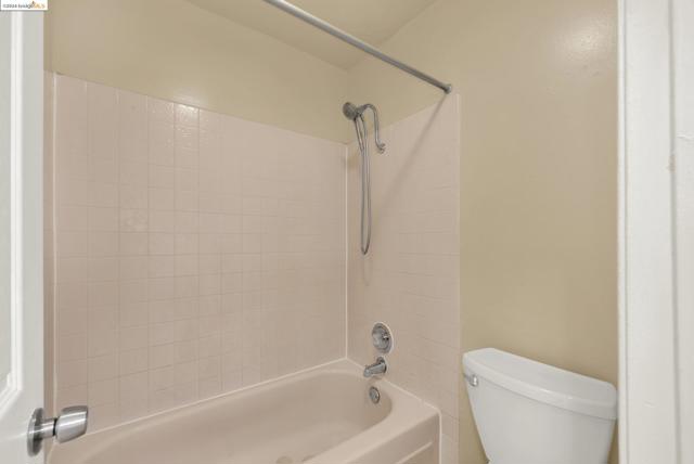 Image 24 of 32 For 85 Vernon St  102