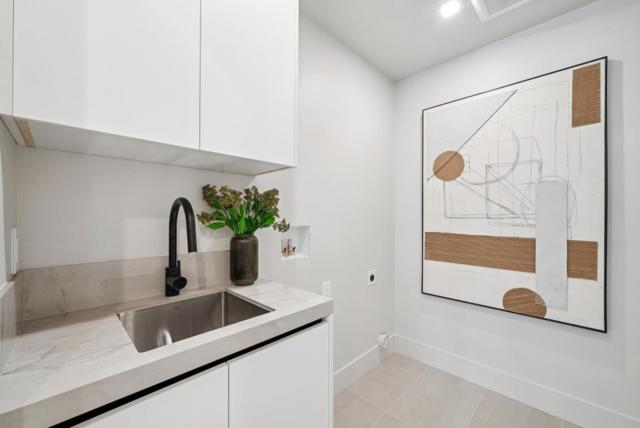 585 Cherry Avenue, Los Altos CA: https://media.crmls.org/mediaz/9b1b5788-012a-4ea2-bfe5-3165994a46e3.jpg