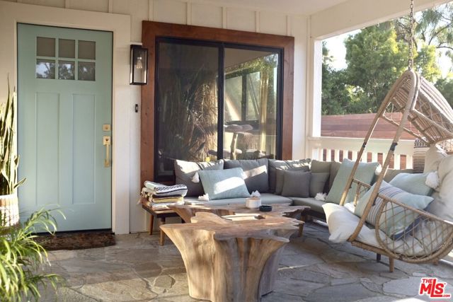 29500 Heathercliff Road, Malibu CA: https://media.crmls.org/mediaz/9b1b6d97-329a-421e-8e61-964ab1ed0078.jpg