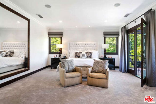 14318 Valley Vista Boulevard, Sherman Oaks CA: https://media.crmls.org/mediaz/9b1c1626-aae0-4ac2-b27d-d4d42b2e8588.jpg