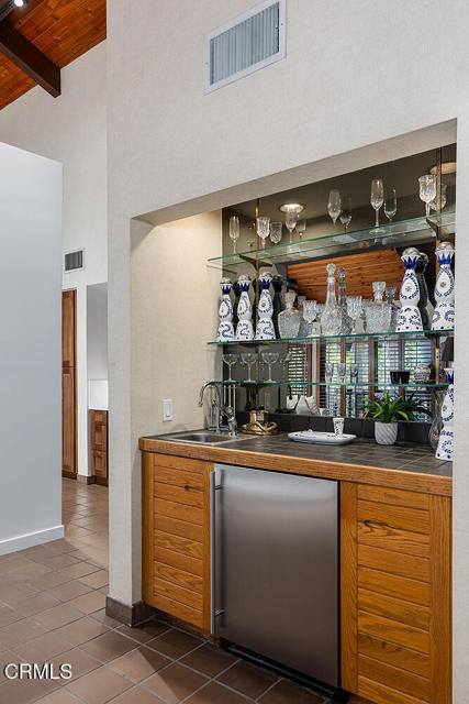 Detail Gallery Image 25 of 62 For 140 Belday Rd, Pasadena,  CA 91105 - 5 Beds | 4/1 Baths