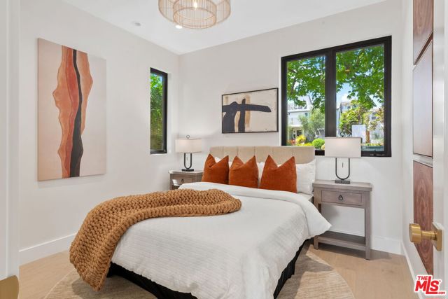 13048 Rose Avenue, Los Angeles CA: https://media.crmls.org/mediaz/9b1d164b-4d6a-422d-a041-2b9f2e94ddfd.jpg