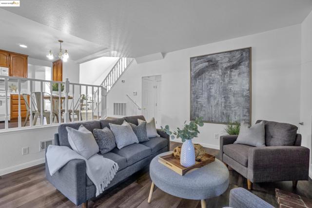 5014 Prairie Way, Antioch CA: https://media.crmls.org/mediaz/9b1d684c-3345-4a64-8f17-c621ecb0fa68.jpg