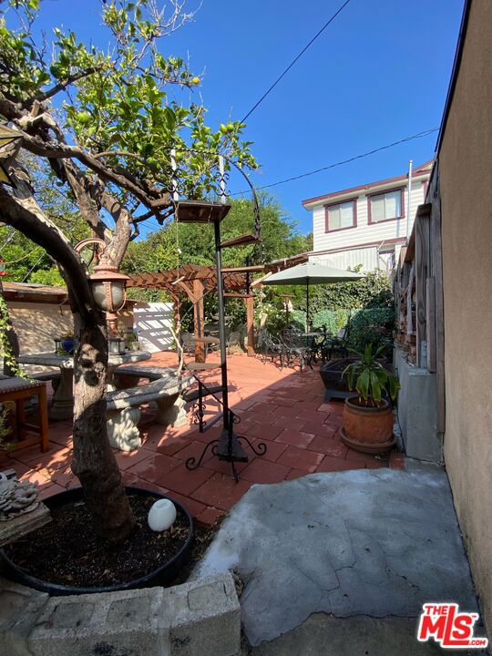 806 Oxford Avenue, Los Angeles, California 90029, 4 Bedrooms Bedrooms, ,2 BathroomsBathrooms,Single Family Residence,For Sale,Oxford,23282607