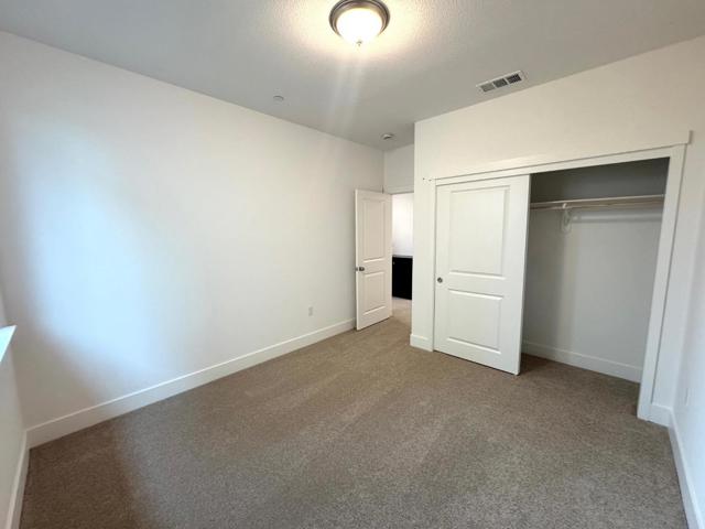 1261 Gypsum Court, Los Banos CA: https://media.crmls.org/mediaz/9b1eaaaf-1816-46d4-88ff-5884a0fc9ddb.jpg