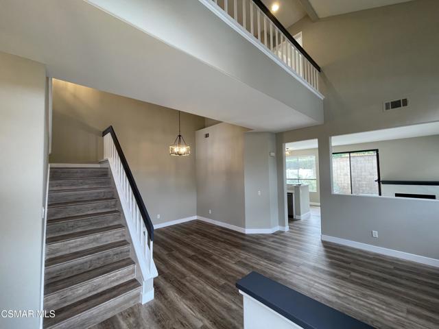 429 Dante Way, Oak Park CA: https://media.crmls.org/mediaz/9b1f0425-cad1-466c-bb0f-be819e6f9b8d.jpg