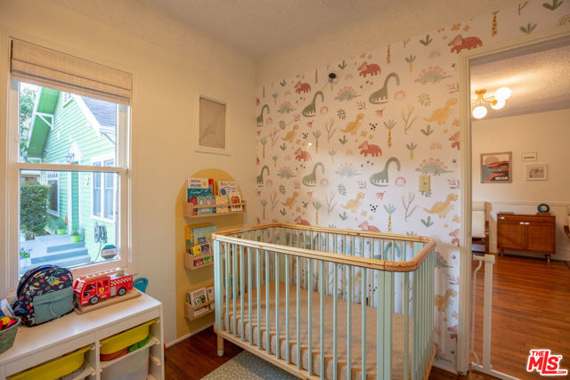 732 N Toledo Walk, Long Beach CA: https://media.crmls.org/mediaz/9b1f2b4c-76df-4e3f-9baa-d2aaf0d615ae.jpg