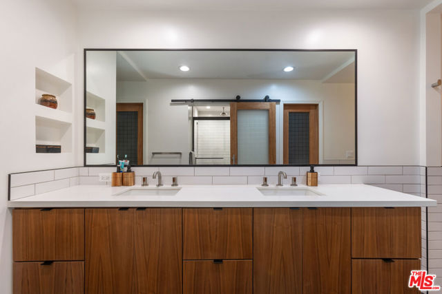 11805 Mayfield Avenue, Los Angeles CA: https://media.crmls.org/mediaz/9b1ffa15-fad9-498e-94de-6f98be4f8c6f.jpg