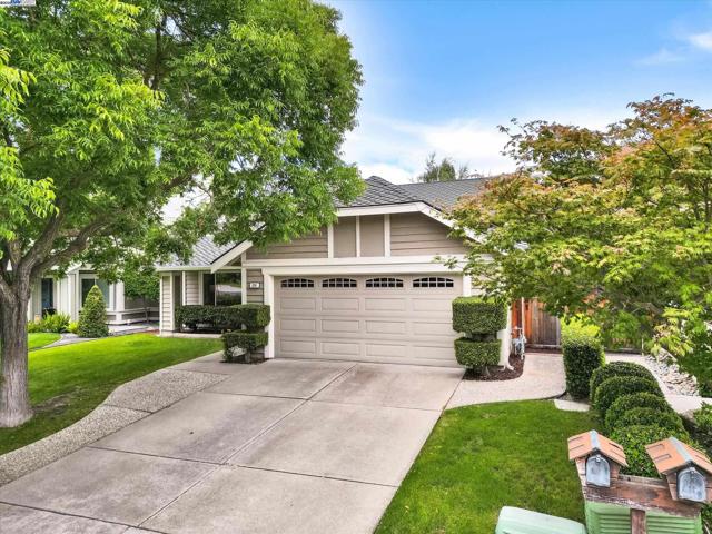 326 Fontaine Dr, Danville CA: https://media.crmls.org/mediaz/9b204dd3-2011-47e5-9fa1-54316fca8d65.jpg