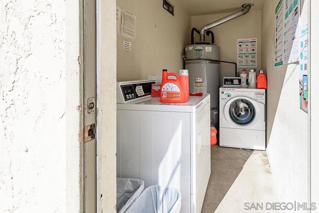 9855 Mission Greens Ct, Santee CA: https://media.crmls.org/mediaz/9b20bf24-e10d-4a50-babb-8fa3b343d861.jpg