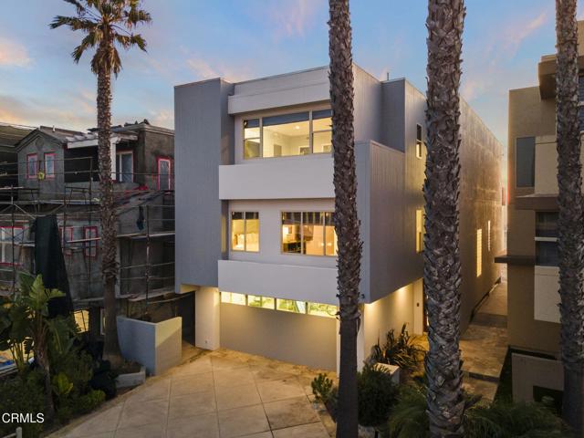 815 Mandalay Beach Road, Oxnard CA: https://media.crmls.org/mediaz/9b222756-1ce2-48df-b064-2a1c99a78392.jpg