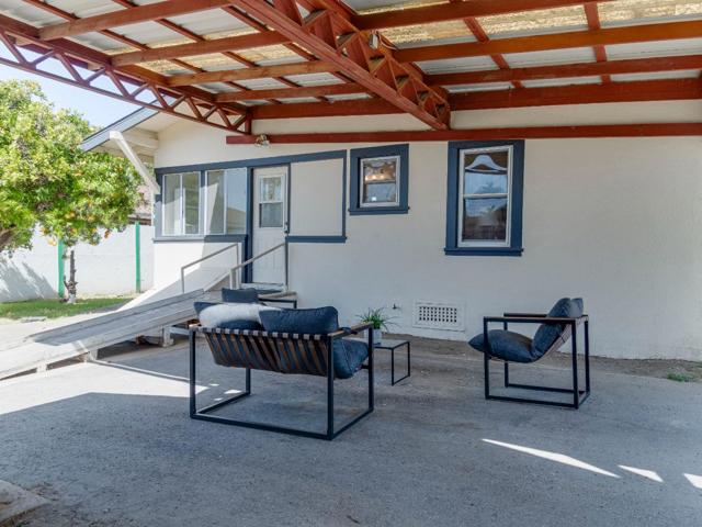 906 West Street, Hollister CA: https://media.crmls.org/mediaz/9b226038-58c2-41a8-9321-13b10c2e6ad6.jpg