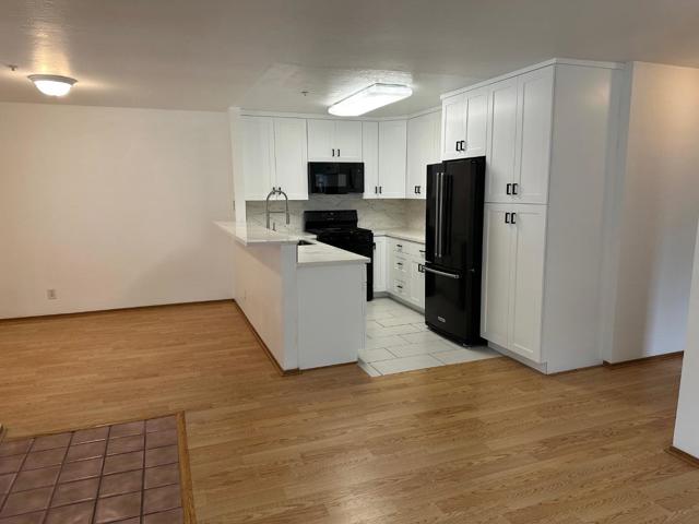 808 Red Leaf Court, San Francisco CA: https://media.crmls.org/mediaz/9b228568-b09c-4031-a319-7ae22144a056.jpg