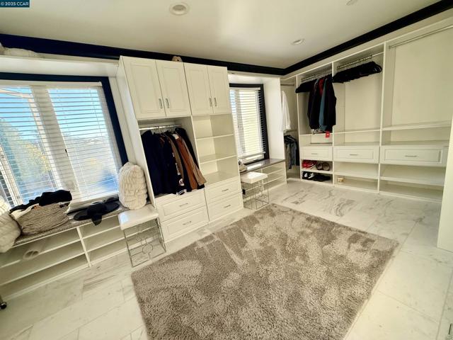 3318 Ellesmere Court, Walnut Creek CA: https://media.crmls.org/mediaz/9b22da42-8acc-47b3-ba7a-85d2e21ab857.jpg