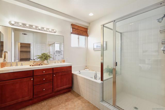 266 Neptune Way, Oceanside, California 92054, 2 Bedrooms Bedrooms, ,2 BathroomsBathrooms,Condominium,For Sale,Neptune Way,250020198SD