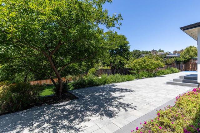 1210 Larnel Place, Los Altos CA: https://media.crmls.org/mediaz/9b23c529-1918-4b10-8433-8cb33f312e1a.jpg