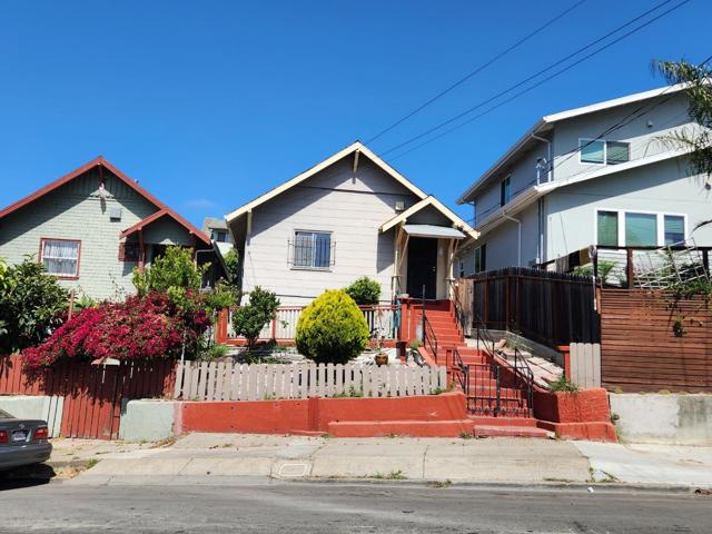 2645 23rd Avenue, Oakland CA: https://media.crmls.org/mediaz/9b23ef7e-c07d-4418-9226-16dff77b3483.jpg