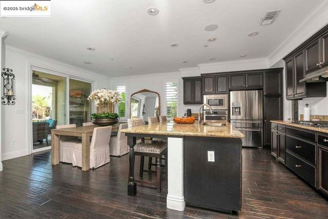 8065 Westport Circle, Discovery Bay CA: https://media.crmls.org/mediaz/9b240e31-c06b-4e0a-bc6b-06b9458b7214.jpg