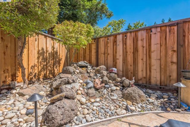 1789 Corte Sueno, Livermore CA: https://media.crmls.org/mediaz/9b242dcc-e76d-45a3-8657-acd229102fb6.jpg